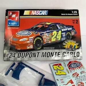 NASCAR DuPont 24 Race Car Model Set Level 2 Difficulty New Open Box Unused